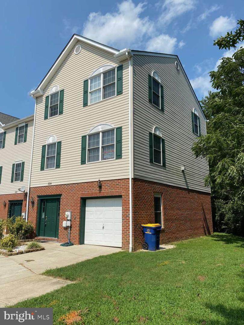 224 Julia Way - Photo 1