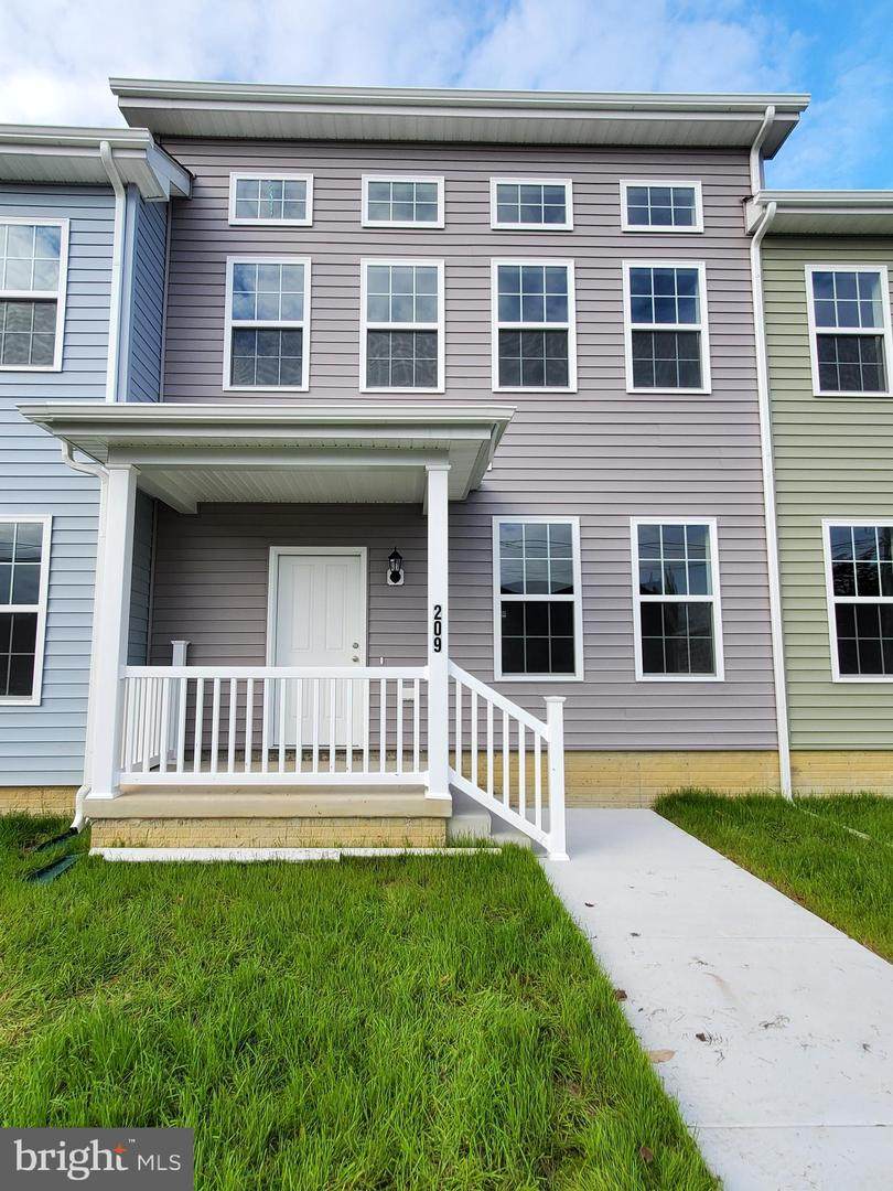 209 Front Street - Photo 1