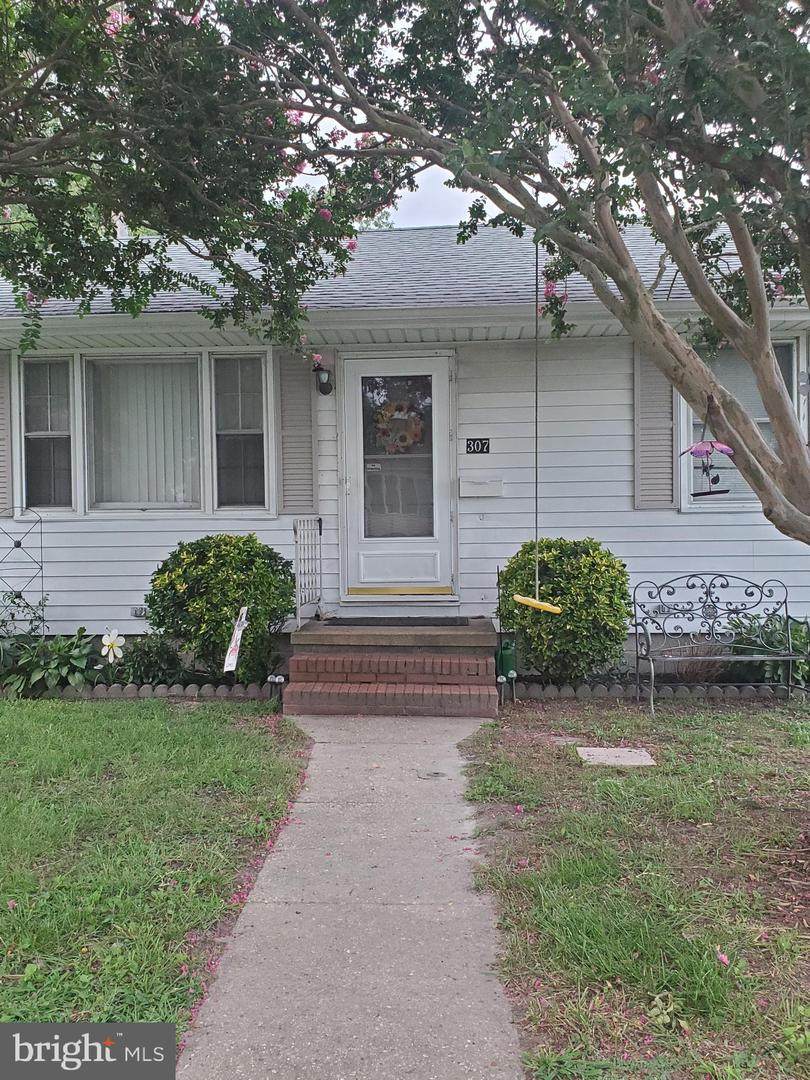 307 Bayly Avenue - Photo 1