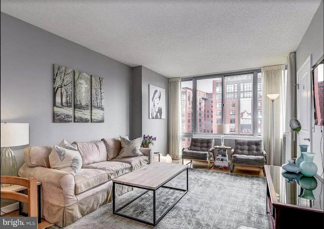555 Massachusetts Avenue - Photo 1