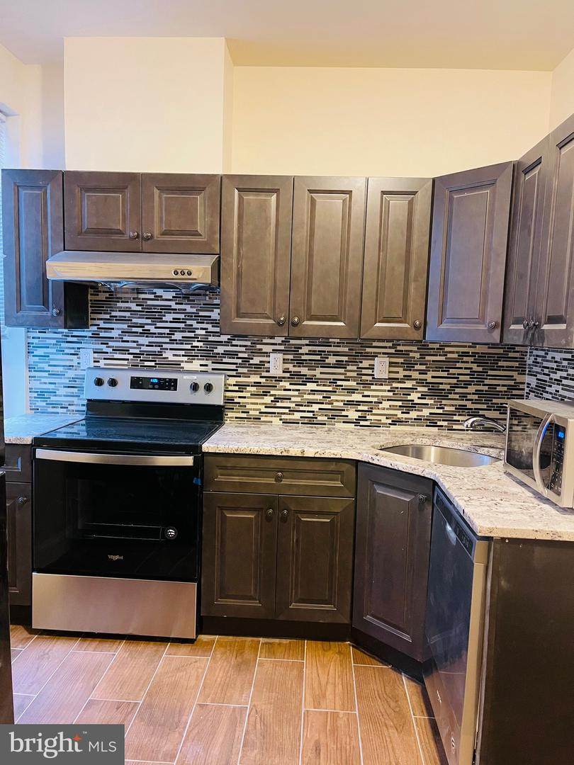 1020 Callowhill Street - Photo 1