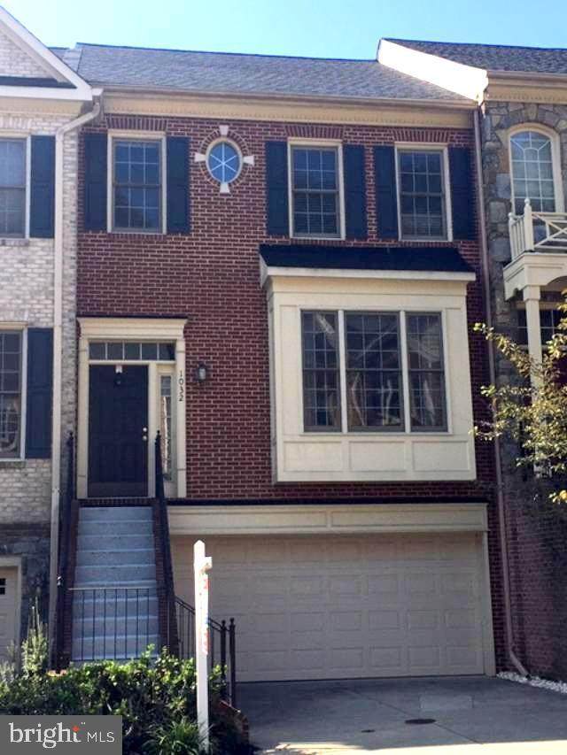 1032 Grand Oak Way - Photo 1