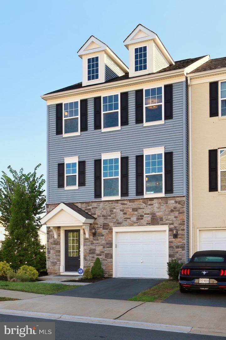9926 Whitemoss Drive - Photo 1