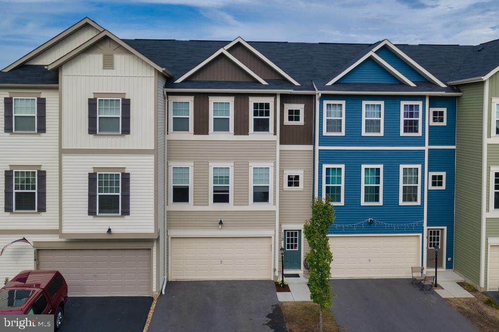 112 Splendor Garden Way - Photo 1