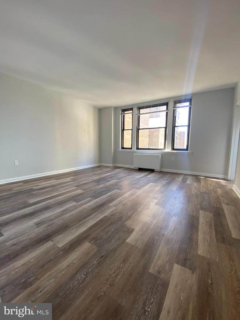 135 19TH Street - Photo 1