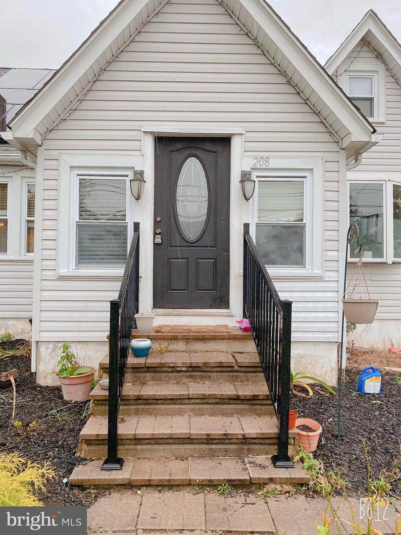208 Columbia Avenue - Photo 1