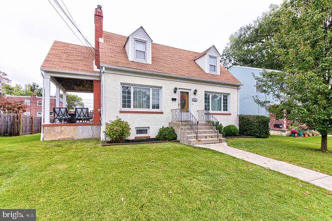 216 Fernwood Avenue - Photo 1