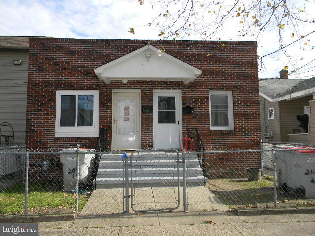 203 7TH Street - Photo 1
