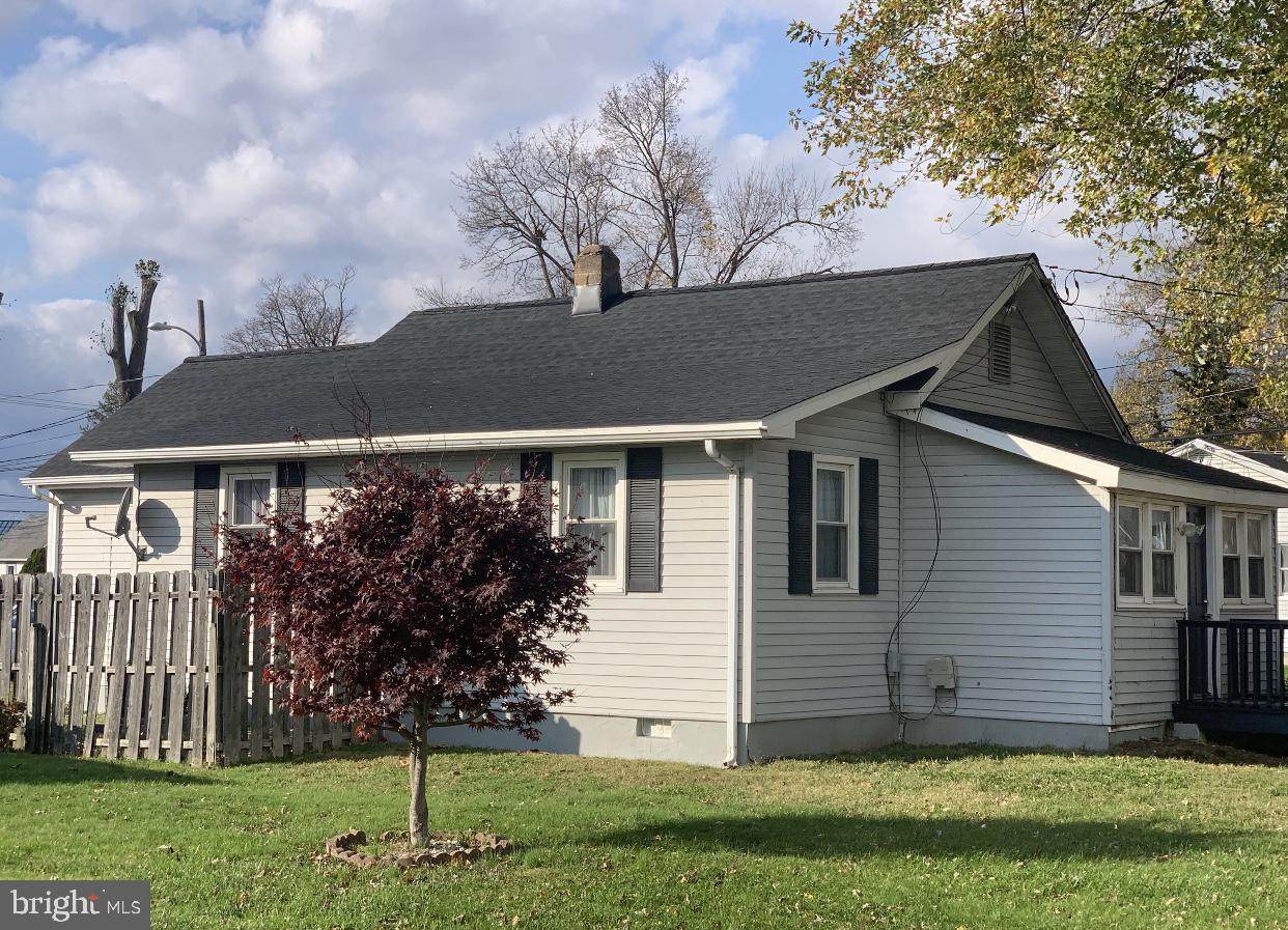 200 Minquadale Boulevard - Photo 1