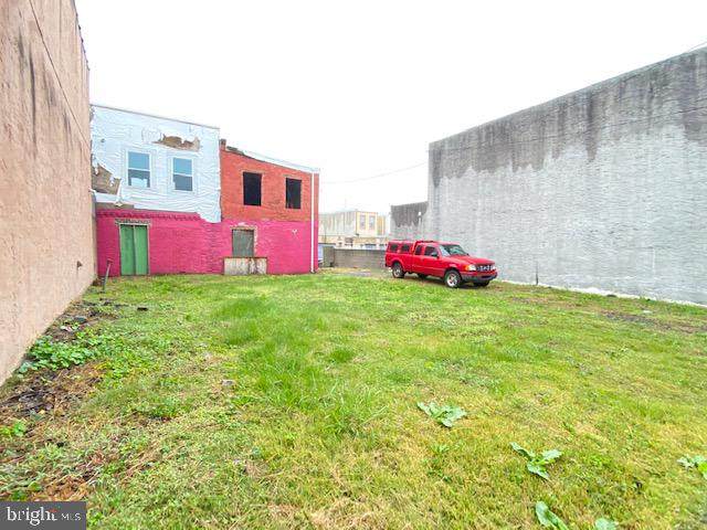 3329-33 Thompson Street - Photo 1