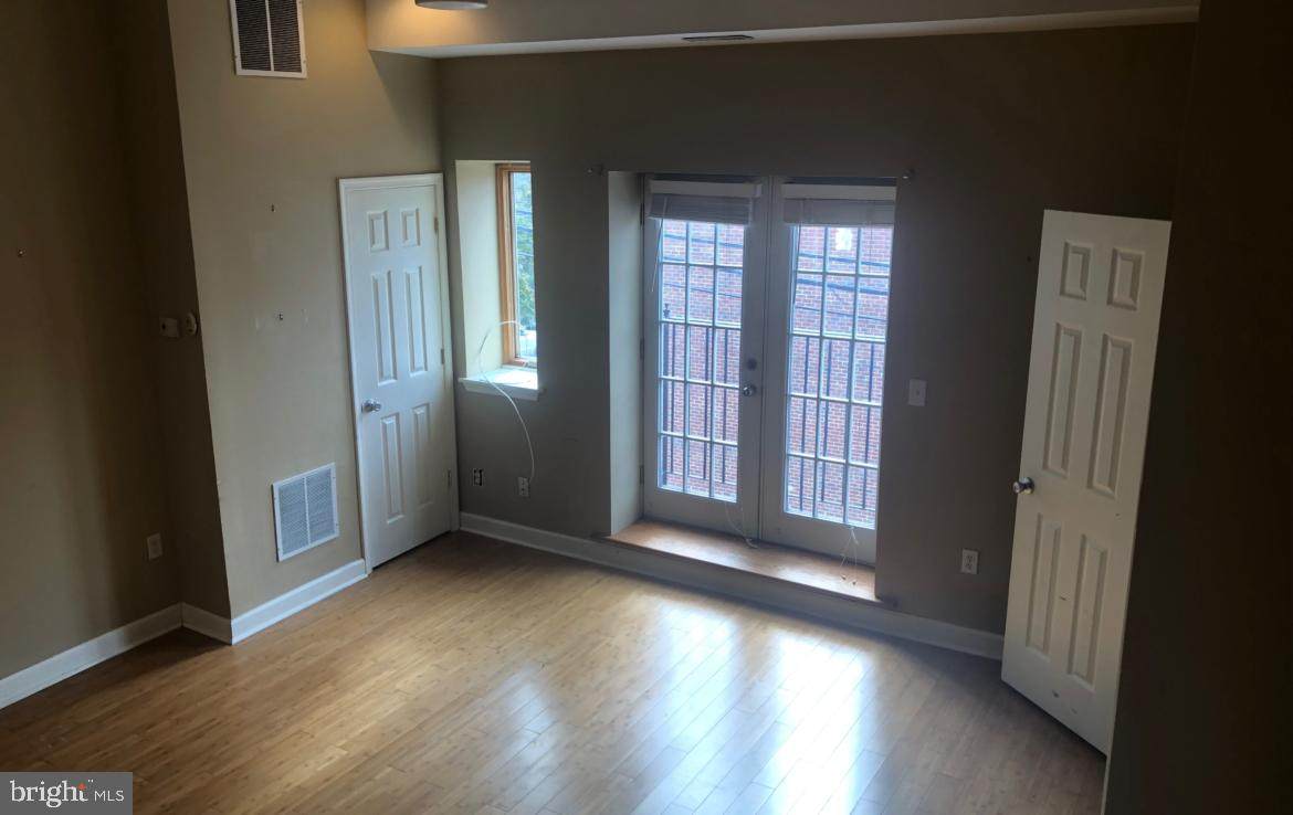 626 12TH Street - Photo 1