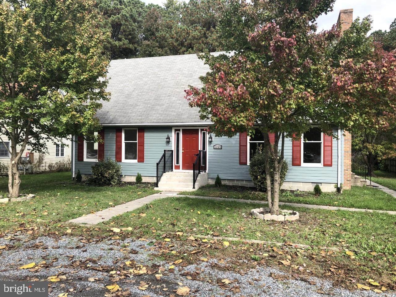 1221 Washington Drive - Photo 1