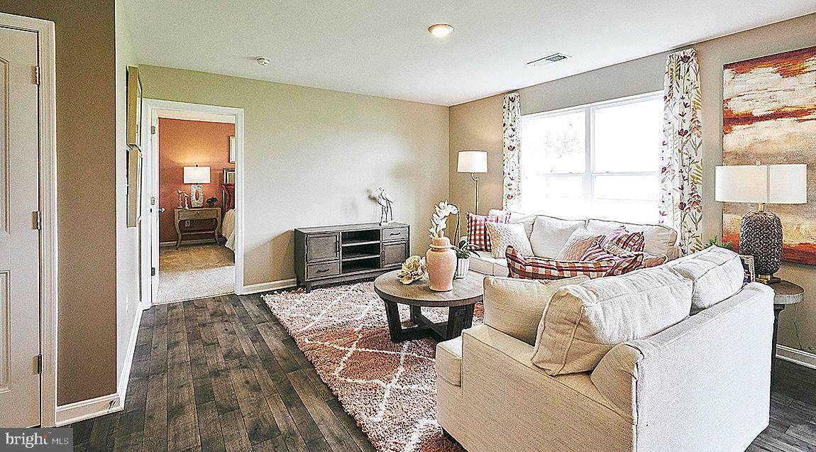 25 Eisenhower Drive - Photo 1