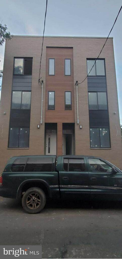 627-629 Diamond Street - Photo 1