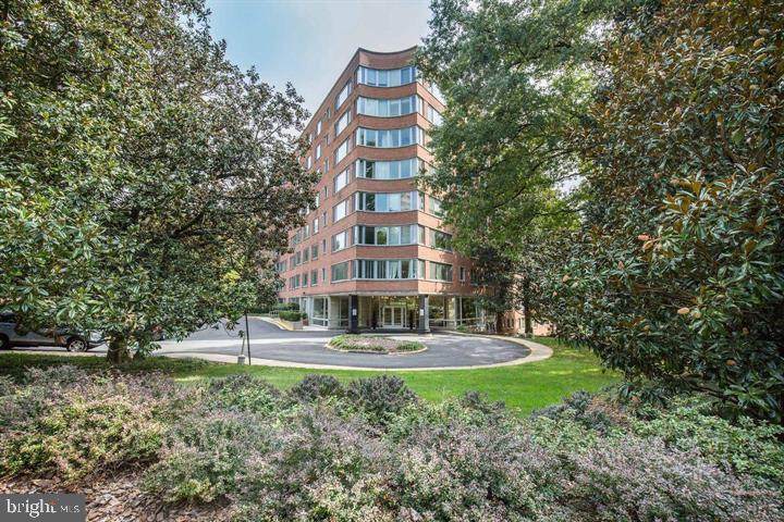 4200 Cathedral Avenue - Photo 1