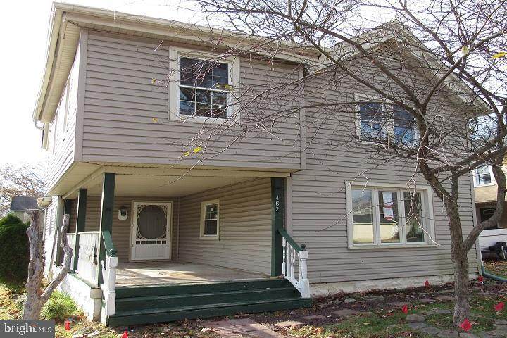 462 Boulevard Avenue - Photo 1