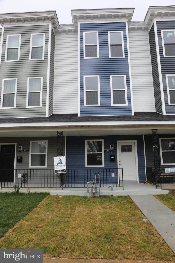 3425 Chestnut Avenue - Photo 1