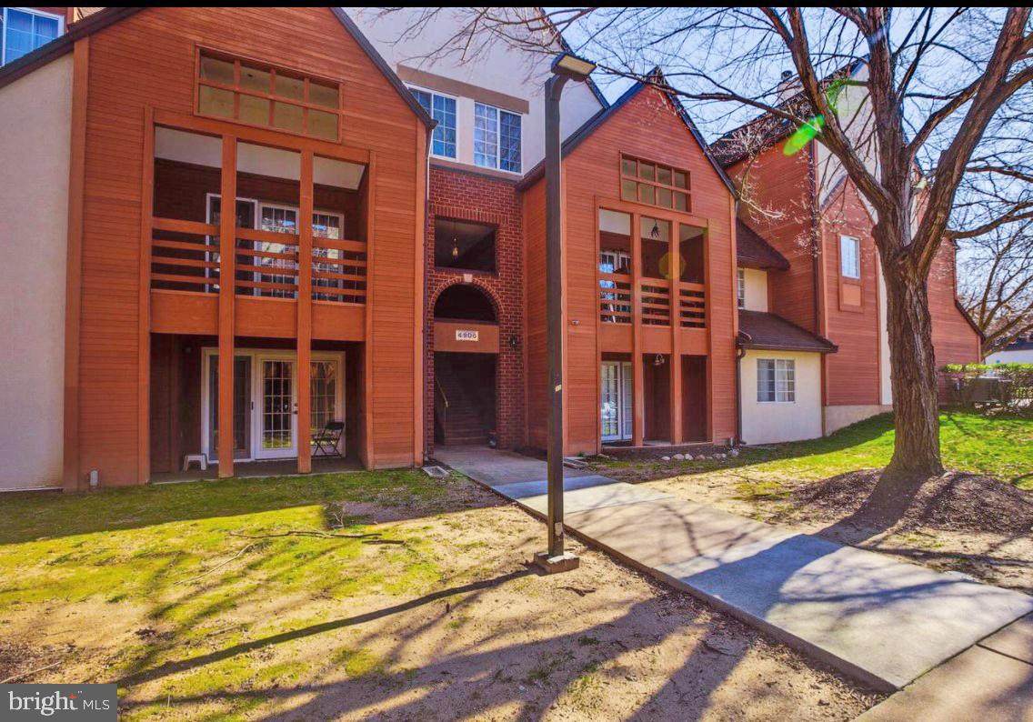 4906 Columbia Road - Photo 1