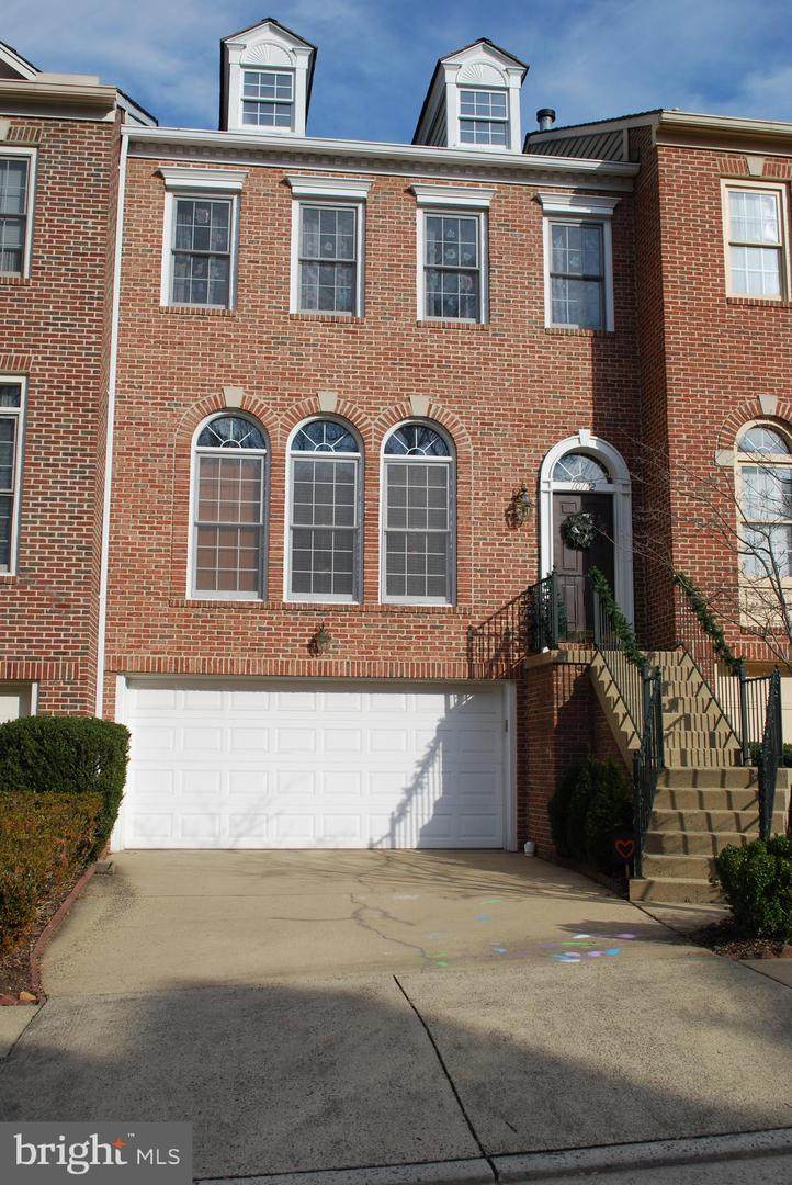 10172 Castlewood Lane - Photo 1