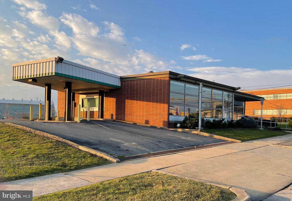 2040 Centre Avenue - Photo 1