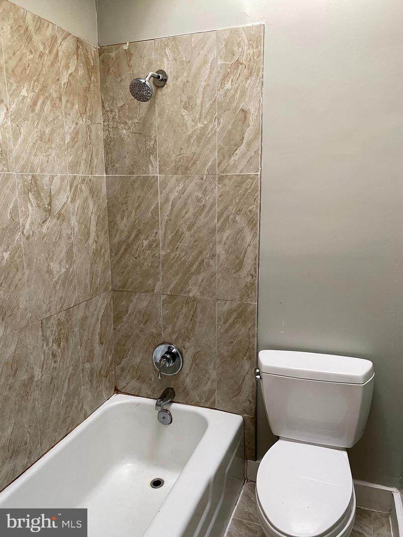 606 33RD Street - Photo 1