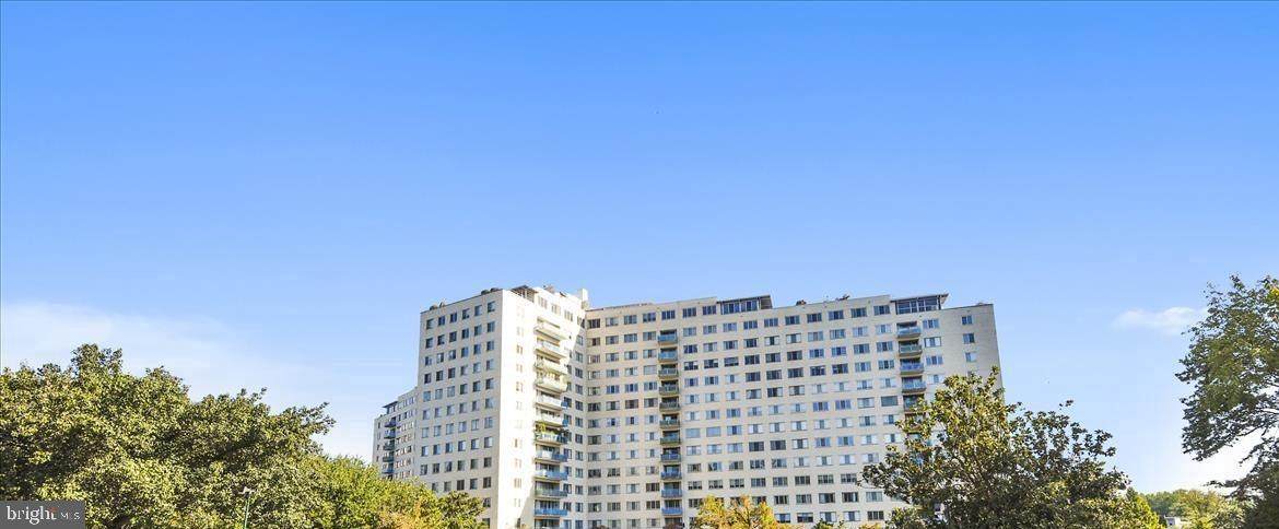 10201 Grosvenor Place - Photo 1