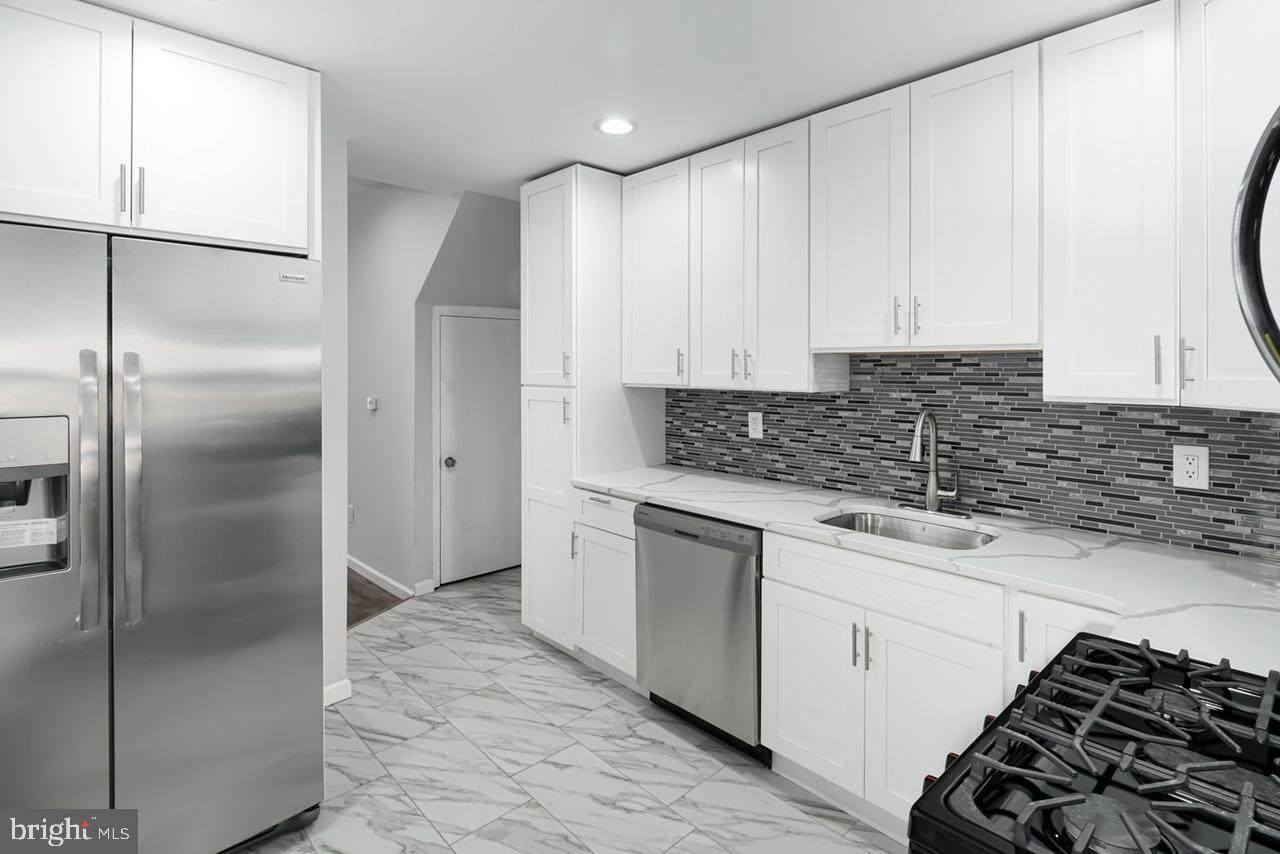 2431 Carlisle Street - Photo 1