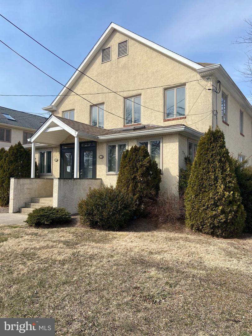 185 W Lancaster Ave - Photo 1