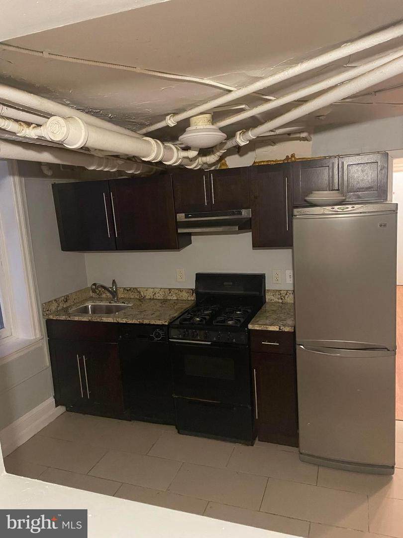 238 13TH Street - Photo 1