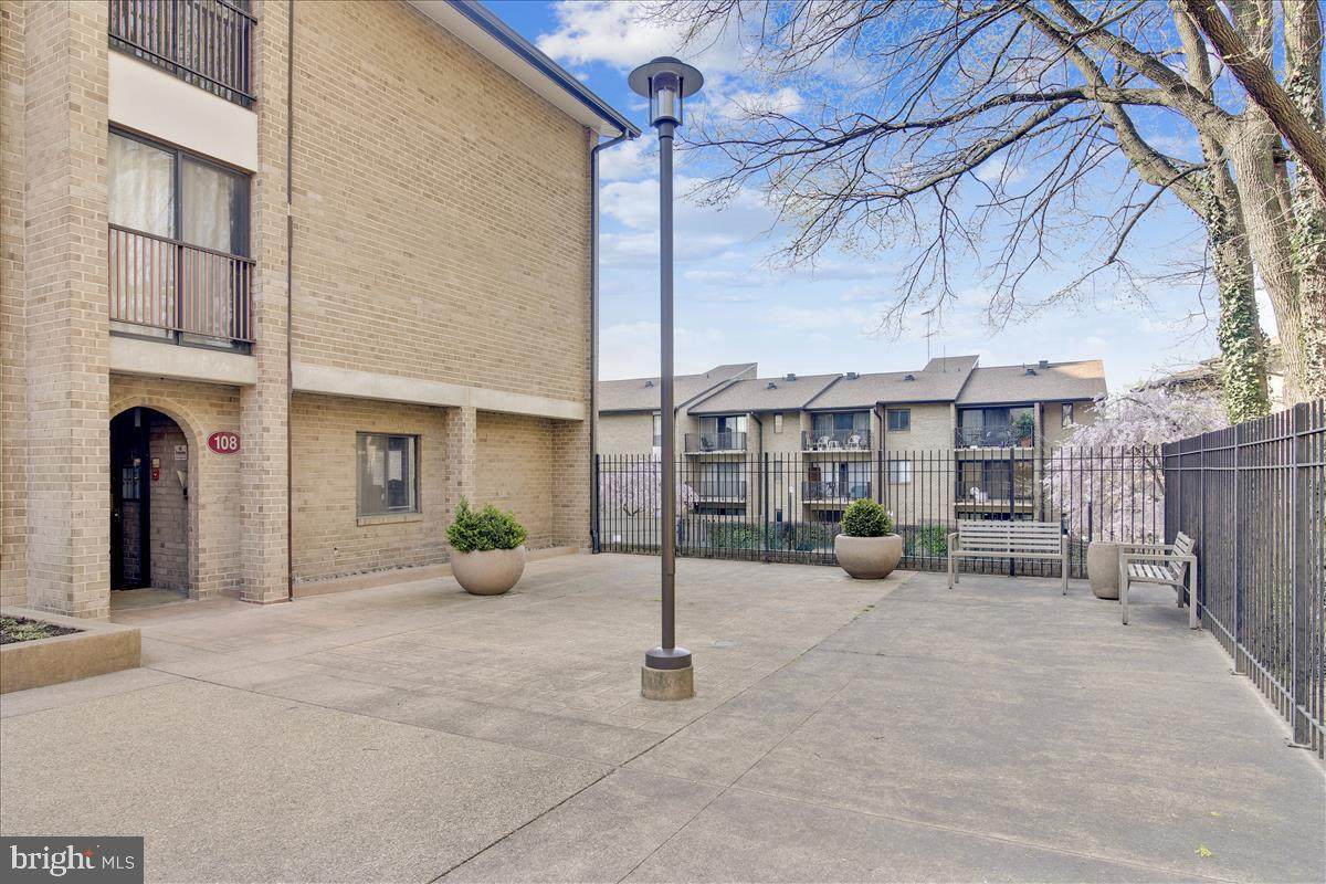 108 Monroe Street - Photo 1