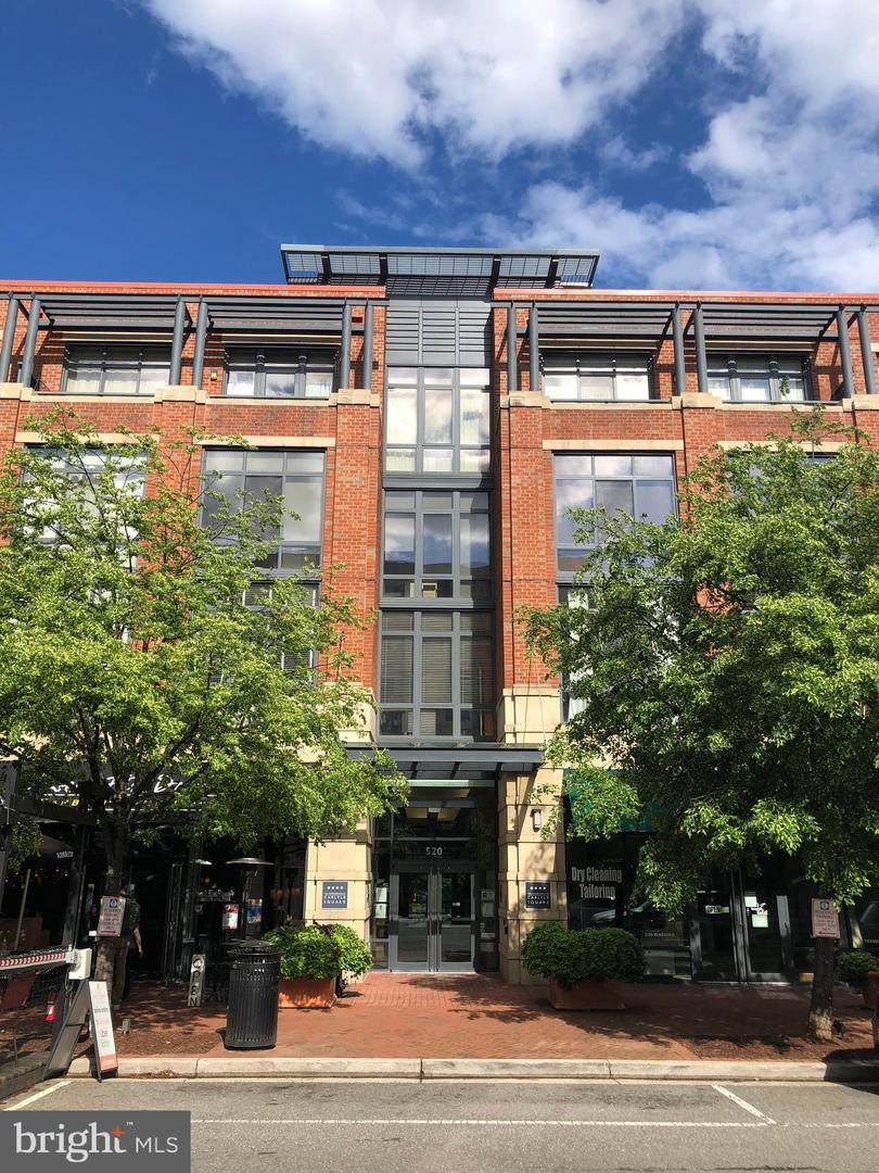 520 John Carlyle Street - Photo 1