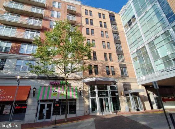 444 Broad Street - Photo 1