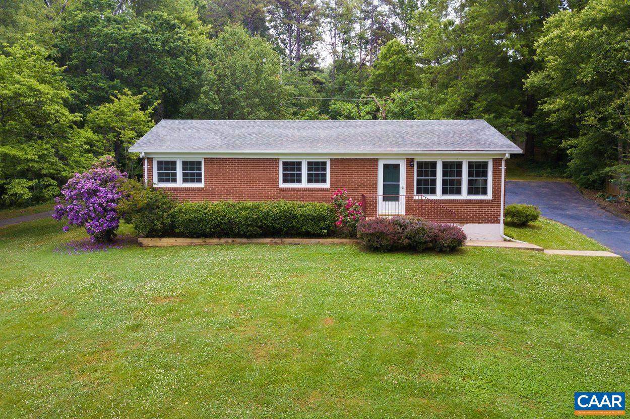 120 Buckingham Circle - Photo 1