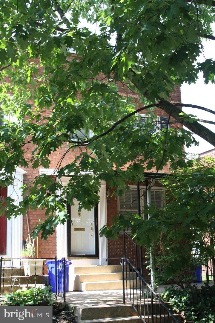 2446 Mercer Street - Photo 1