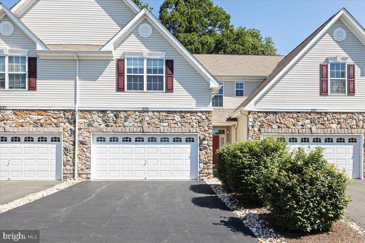 239 Concord Place - Photo 1