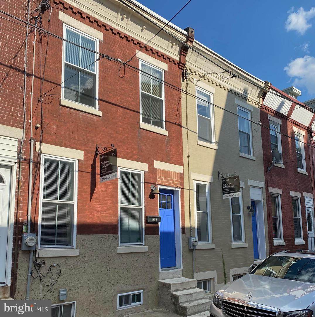1527 Capitol Street - Photo 1