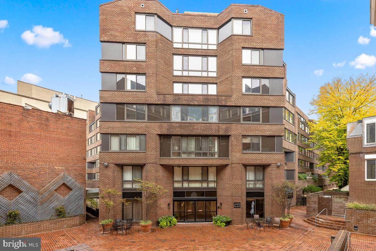 1077 30TH Street - Photo 1