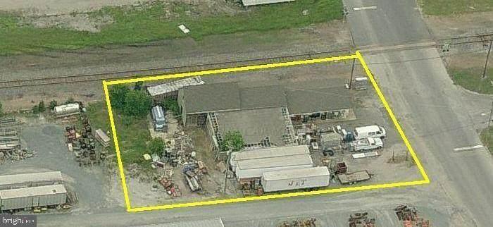 112 10TH Street - Photo 1