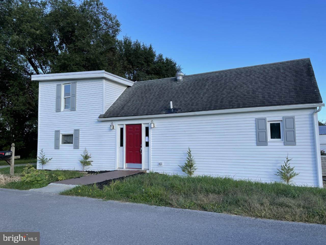 109 Pine Street - Photo 1