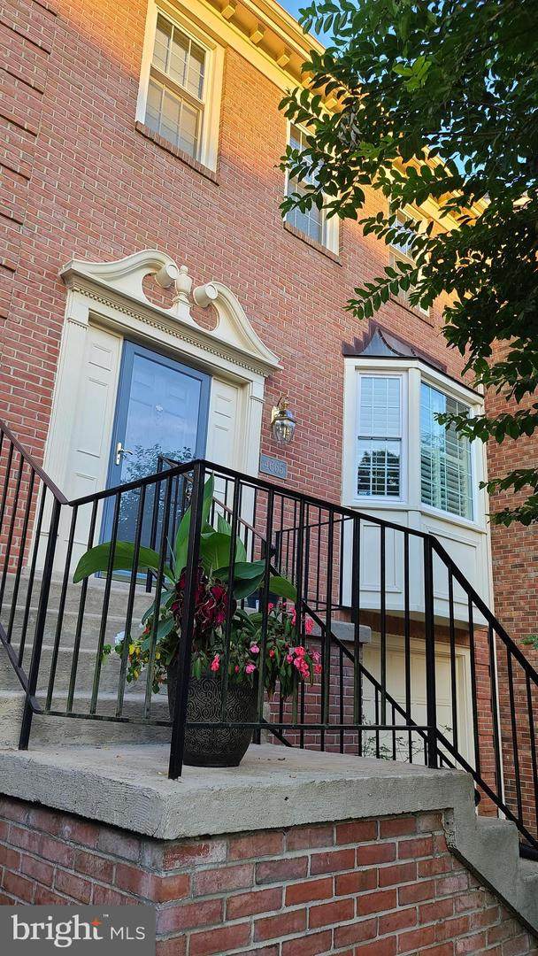 4665 Luxberry Drive - Photo 1