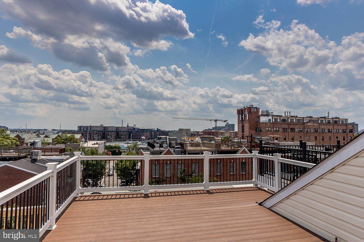 2212 Essex Street - Photo 1