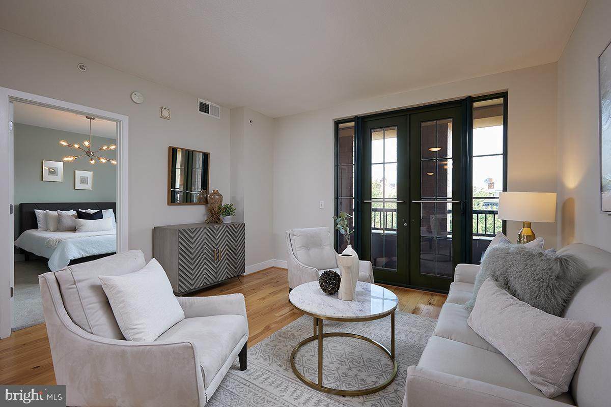 910 M Street - Photo 1