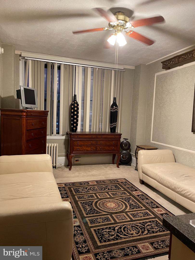 1324 Locust Street - Photo 1