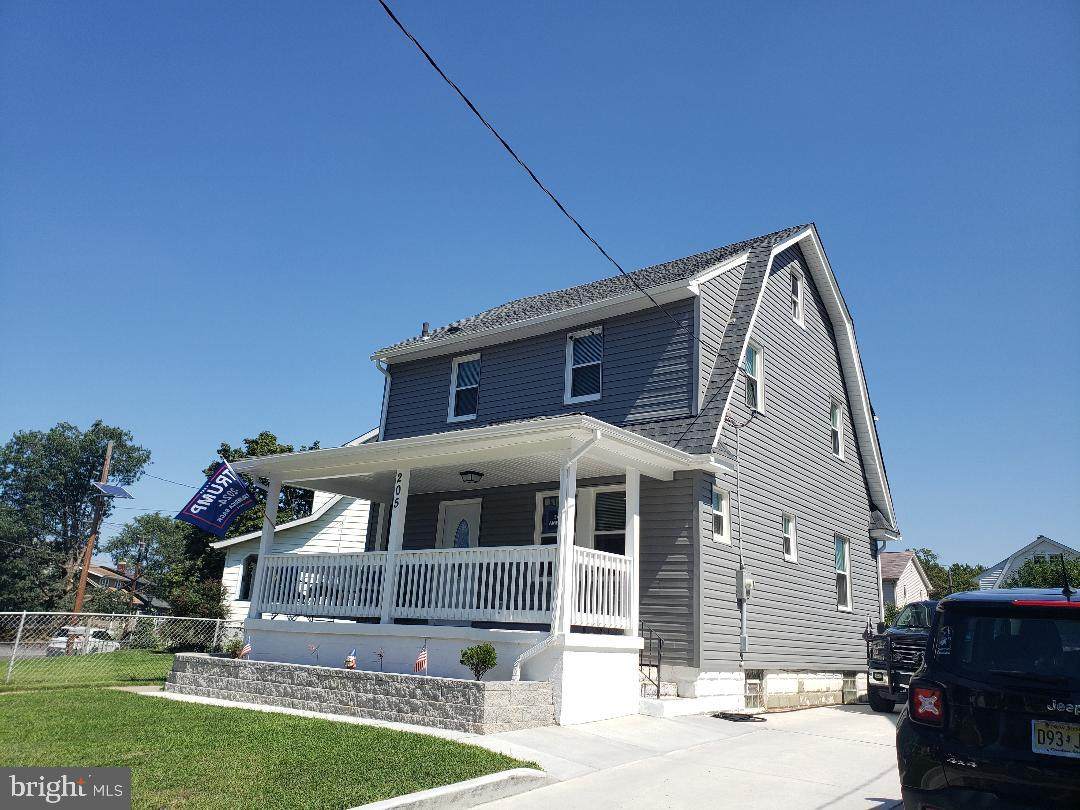 205 Wilbur Avenue - Photo 1