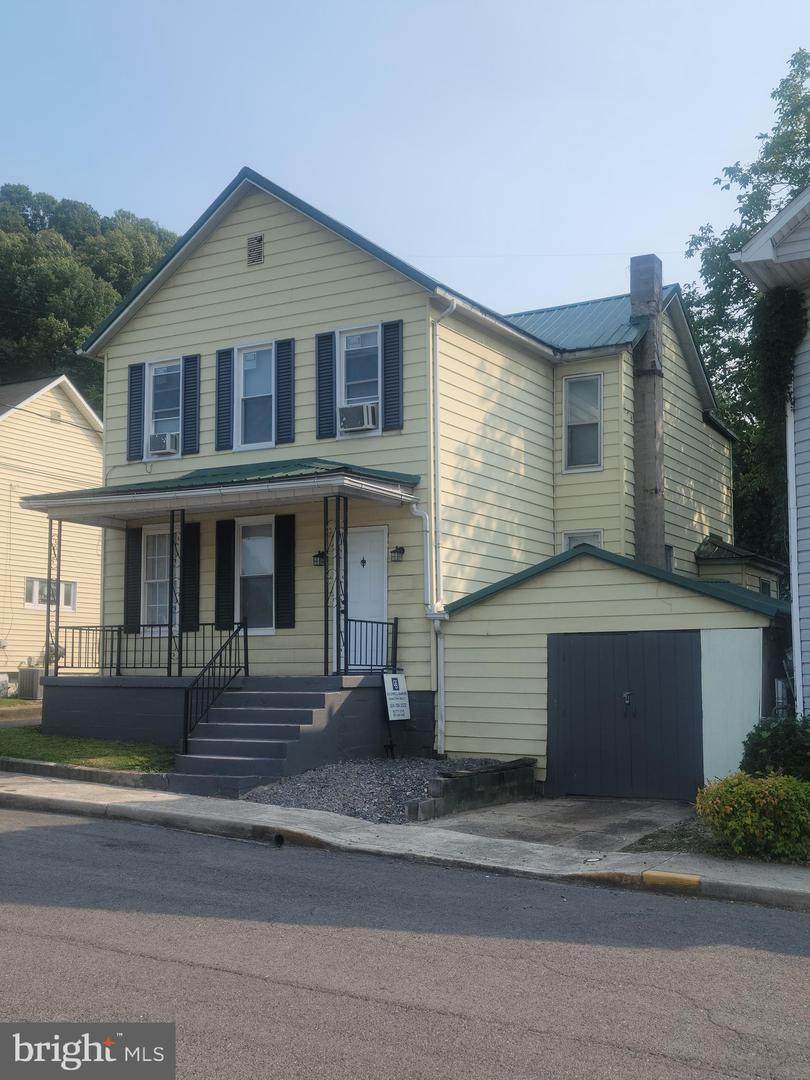65 Silver St - Photo 1