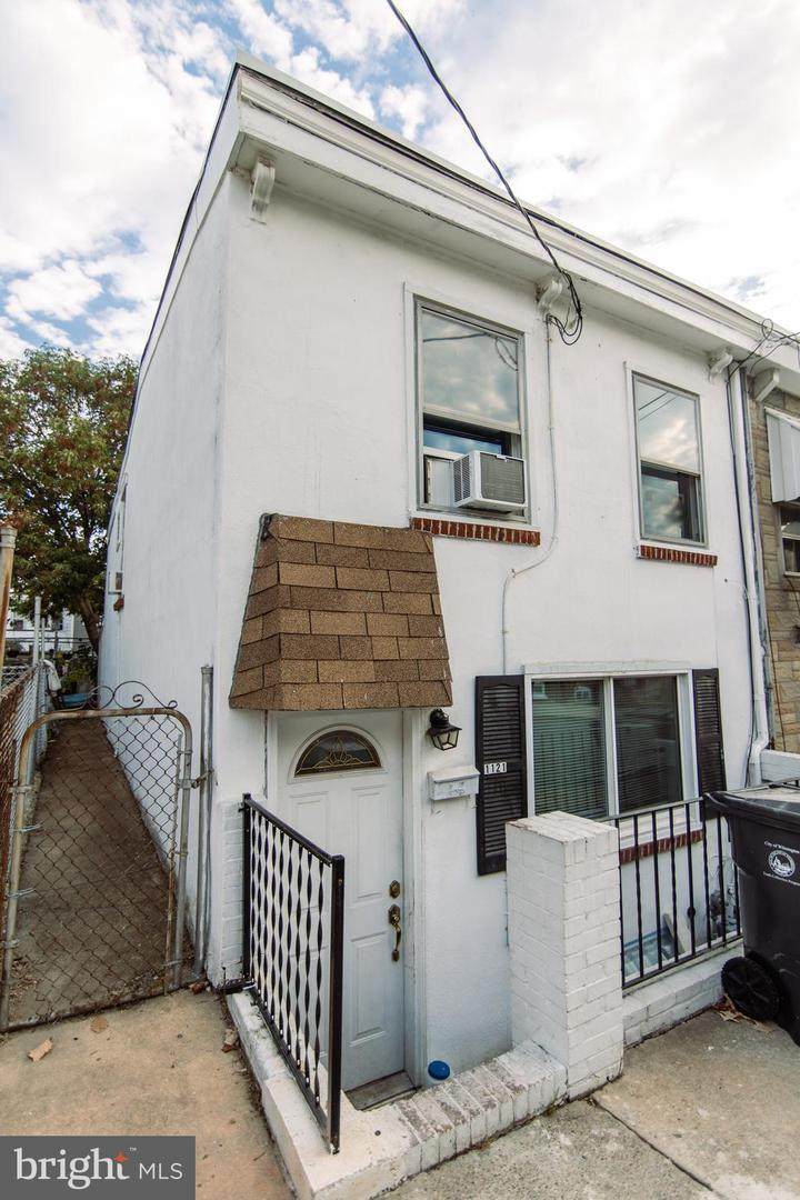 1121 Columbia Avenue - Photo 1