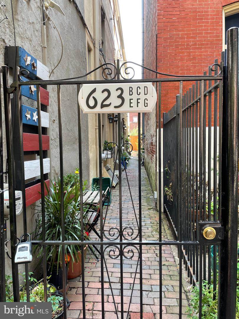 623 American Street - Photo 1