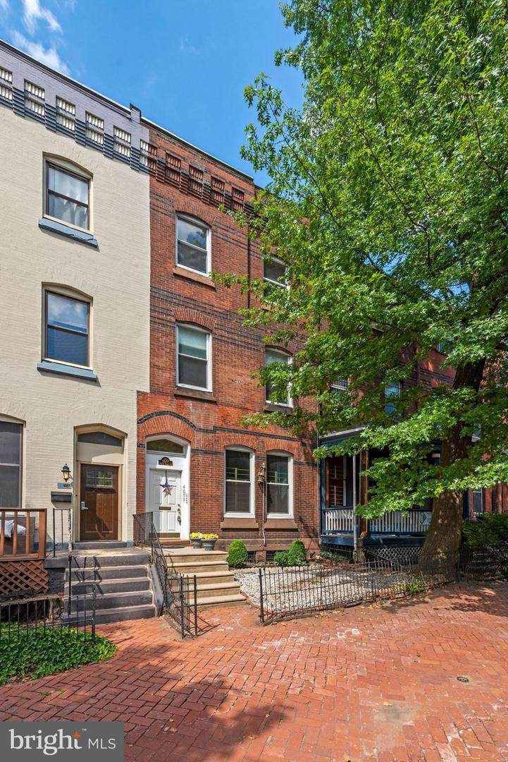 4055 Spruce Street - Photo 1