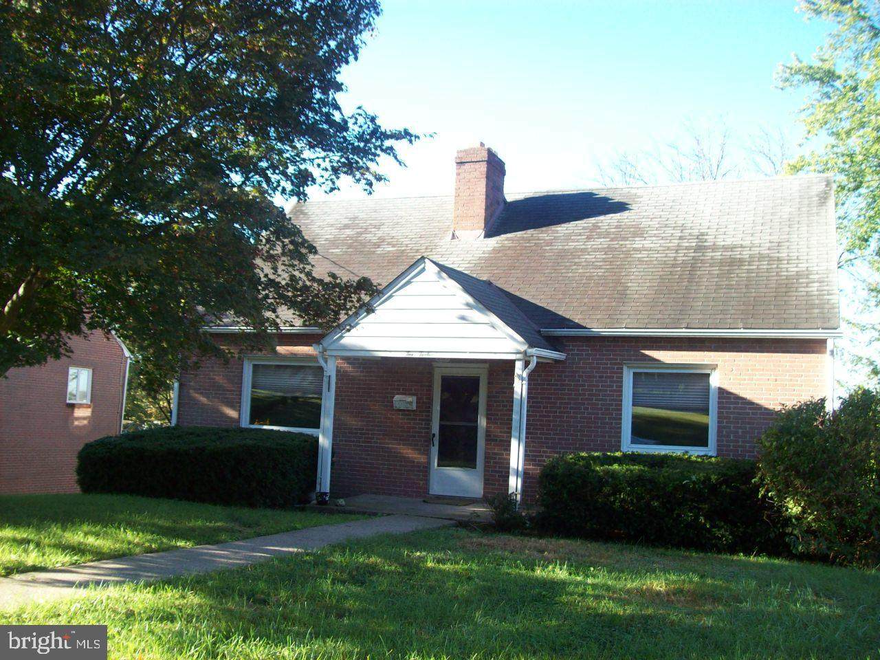 212 Woodlawn Avenue - Photo 1