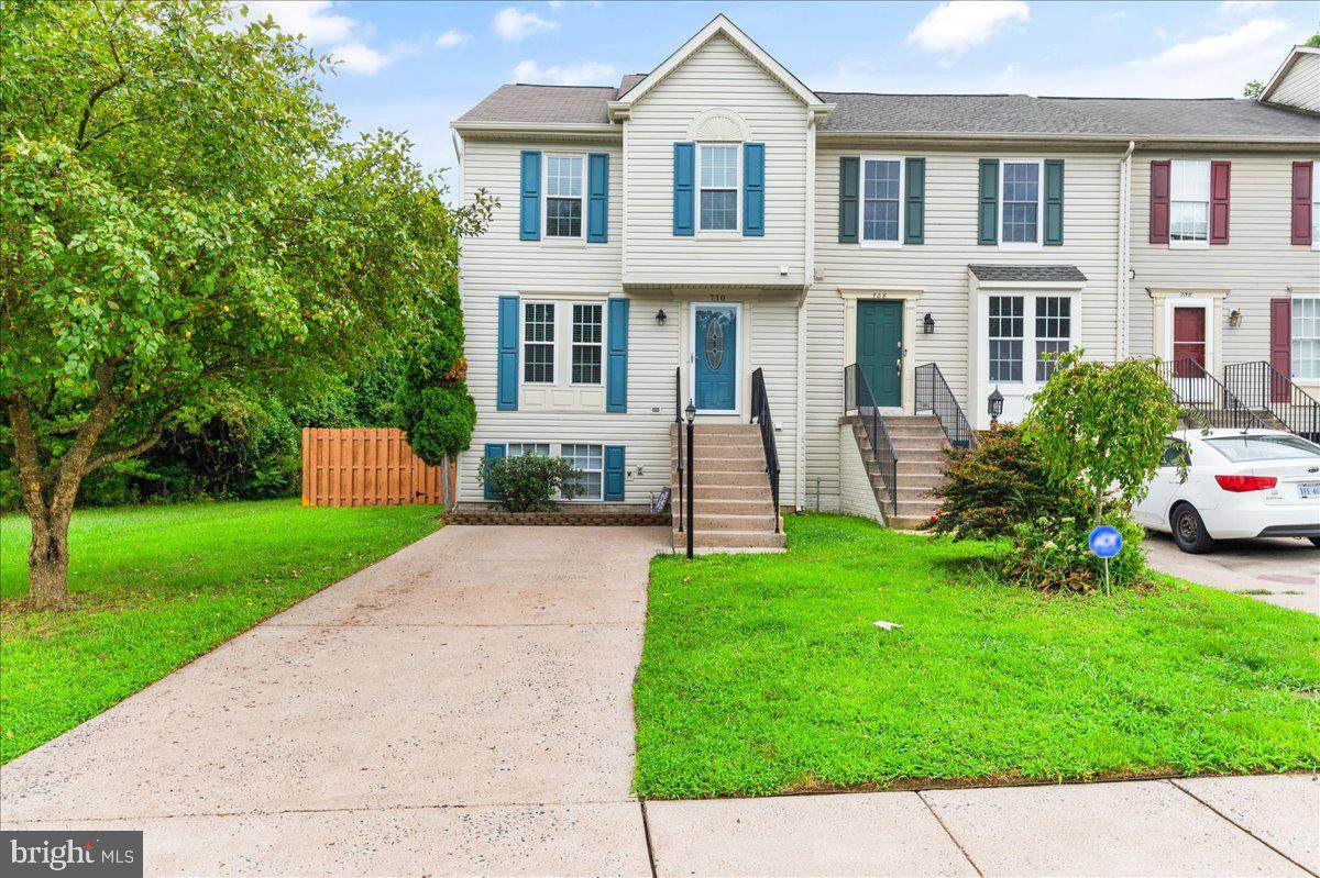 710 Sedgwick Court - Photo 1